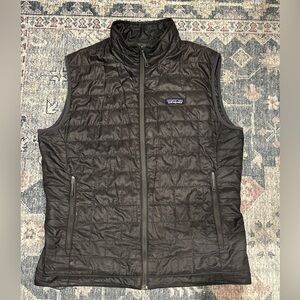 Patagonia Nano Puff Vest – dark gray – men’s medium